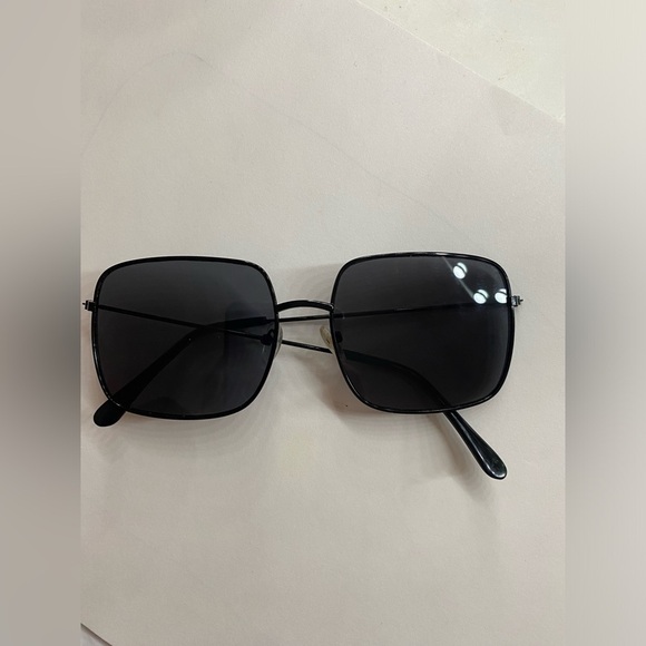 Accessories - Black Oversized Square Sunglasses - Classic Women Accessories